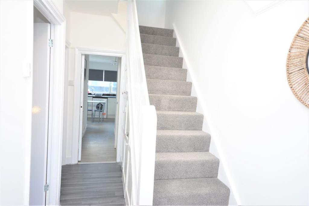 4 Bedroom House In East London Ngoại thất bức ảnh