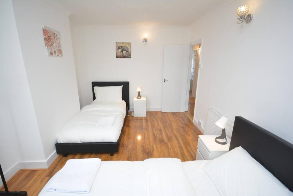 4 Bedroom House In East London Ngoại thất bức ảnh